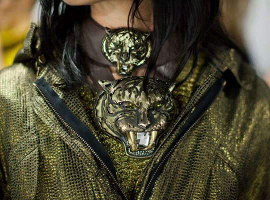 100 Chic Statement Necklaces