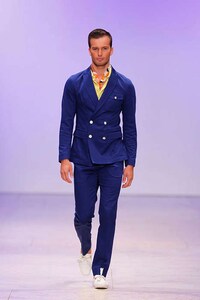 Haute High Roller Runways Image 2