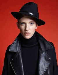 Layered Collegiate Fashion Image 3