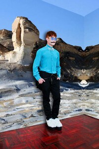 Mind-Tripping Fashion Spreads Image 3