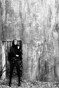 Darkly Demure Portraits Image 4
