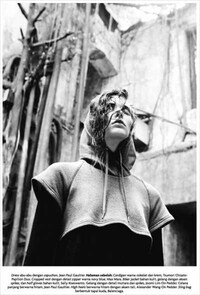 Darkly Demure Portraits Image 6