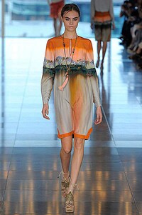 Decorated Chromatic Fashion Image 6