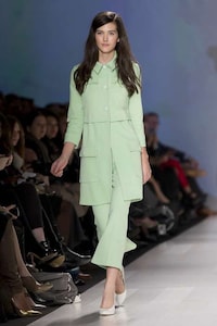 60s-Inspired Pastel Couture Image 7