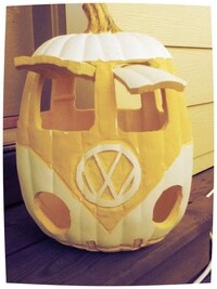 Hippie-Inspired Jack-O-Lanterns Image 3