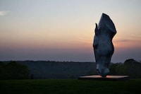 Giant Equine Statues Image 5