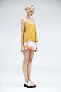 Minimalist Jersey Dresses Image 2