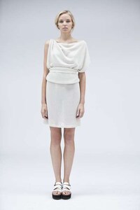 Minimalist Jersey Dresses Image 5