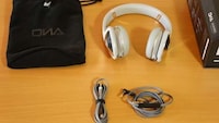 Fashionable Futuristic Headsets Image 6