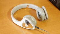 Fashionable Futuristic Headsets Image 7