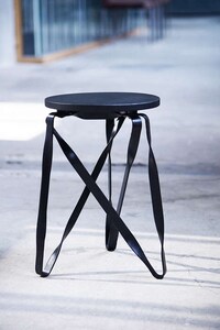 Warped-Legged Seats Image 3