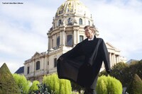 Poised Parisian Personages Image 5
