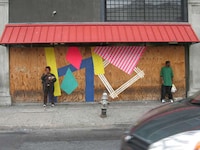 Vibrant Abstract Graffiti Image 3