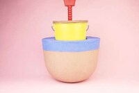 Material-Highlighting Kitchenware Image 5