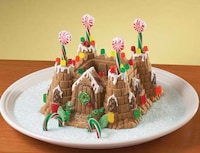 Medieval Manor Cake Molds Image 5