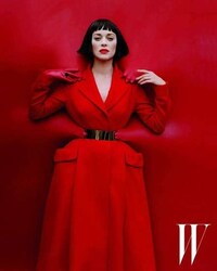 Surreal Holiday-Inspired Photoshoots Image 8