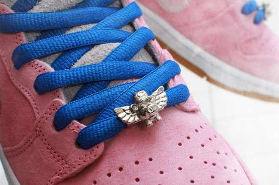 nike sb when pigs fly on feet