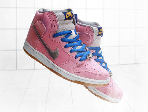 nike sb when pigs fly on feet