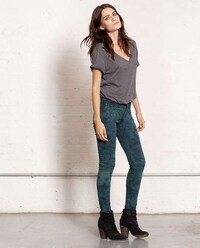 Edgy Elastic Jean Pants Image 6