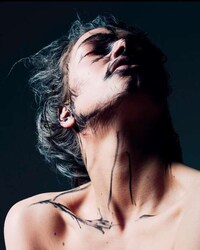 Sculptor-Inspired Photoshoots Image 6