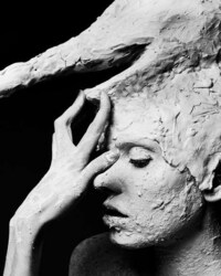 Sculptor-Inspired Photoshoots Image 8