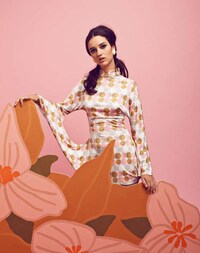 Hazy Floral Editorials Image 2