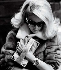 Candid Socialite Photography Image 8