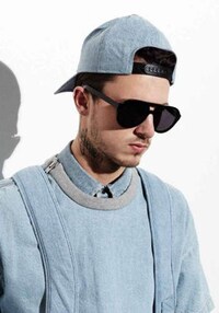Retro Oversized Eyewear Image 3