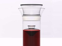 Wine-Sealing Decanters  Image 7