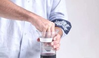 Wine-Sealing Decanters  Image 8