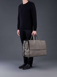 Incredibly Over-Sized Ostrich Bags Image 2