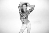 Carefree Supermodel Candids Image 6