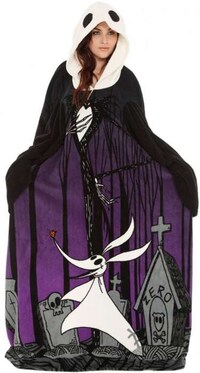 Eerie Skeletal Wrap Blankets Image 2