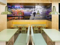 Minimalist Market Eateries Image 3