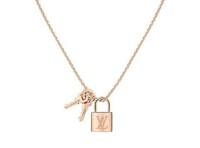Luggage-Inspired Jewelry Image 3