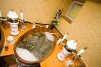 Rejuvenating Beer Baths Image 3