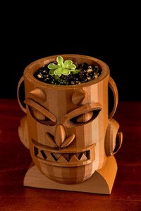 Dimensionally Creative Garden Pots Image 4