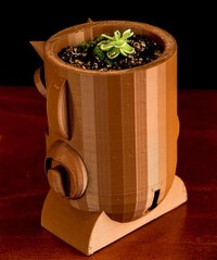 Dimensionally Creative Garden Pots Image 5