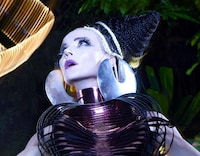 Surreal Sci-Fi Photoshoots Image 3