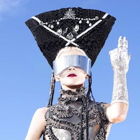 Surreal Sci-Fi Photoshoots Image 4