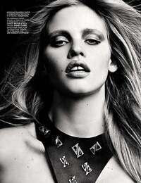 Seductive Monochromatic Editorials Image 4