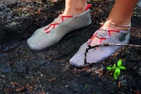 Chain Link Slippers Image 4