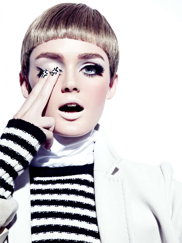 26 Tantalizing Twiggy Editorials