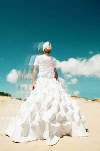 Hallucinatory Sahara Photoshoots Image 4