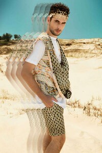 Hallucinatory Sahara Photoshoots Image 5