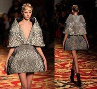 Haute 3D-Printed Frocks Image 2