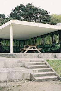 Abandoned Shelter Scenery Image 3