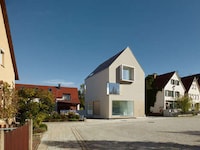 Magnified Postmodern Dollhouses Image 8