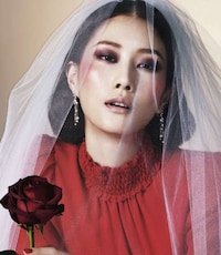 Subtlety Romantic Fashion Photoshoots Image 6