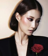Subtlety Romantic Fashion Photoshoots Image 7